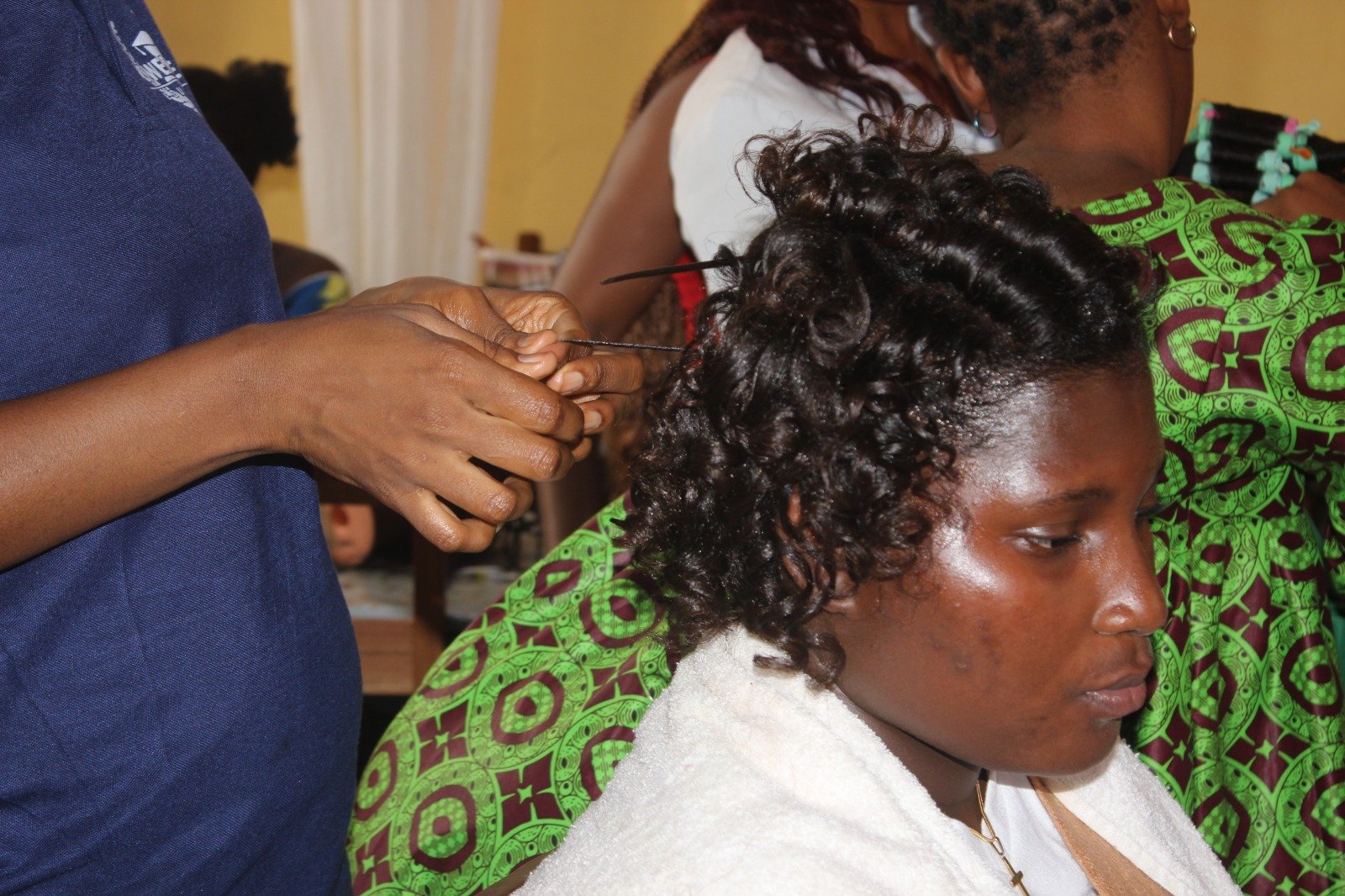 Esthétique Cosmétique et  Coiffure Professionnelle (femme)