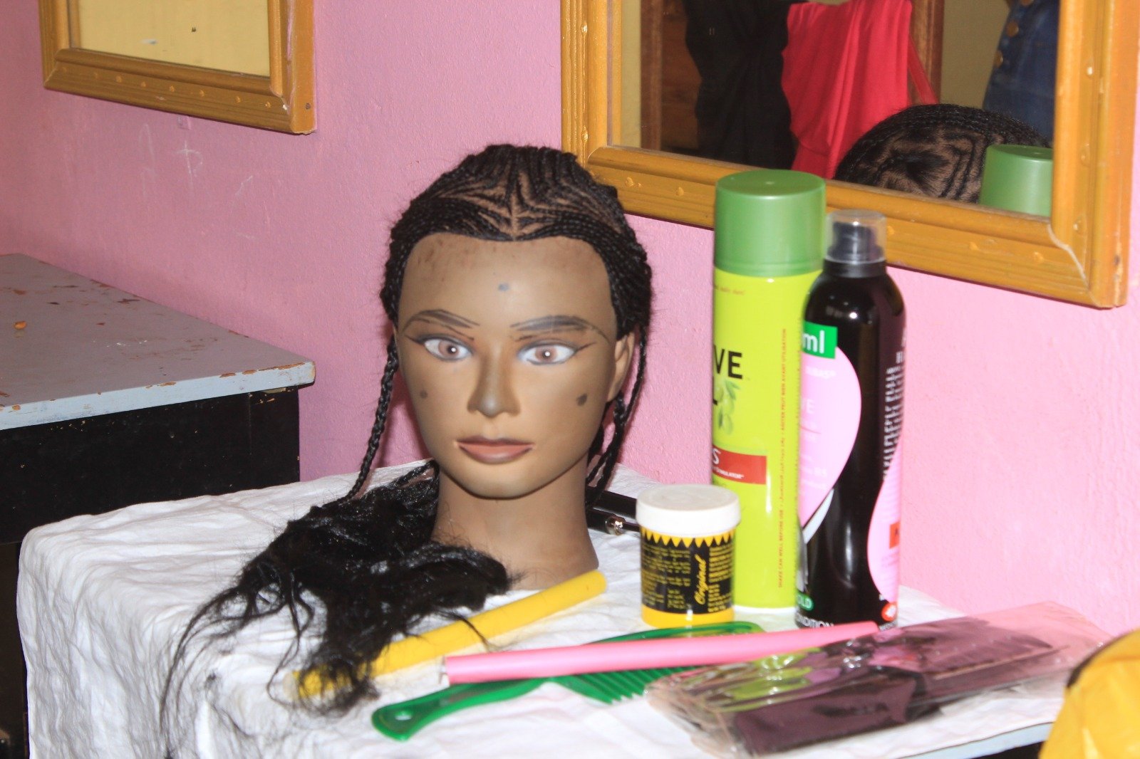 Esthétique Cosmétique et  Coiffure Professionnelle (femme)